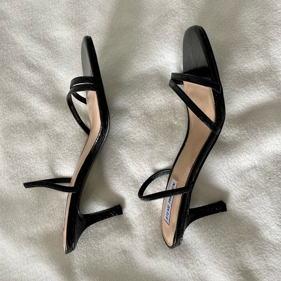 Steve Madden Black Sandals - Picture 3 of 7